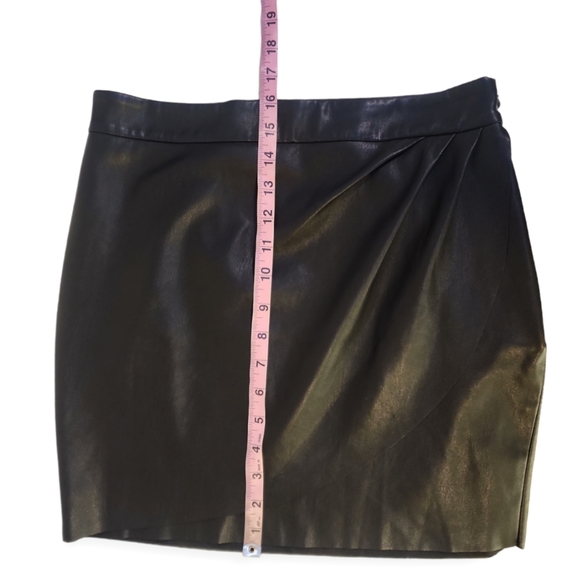 Express Faux Leather Wrap Mini Skirt size 6 - Picture 9 of 10